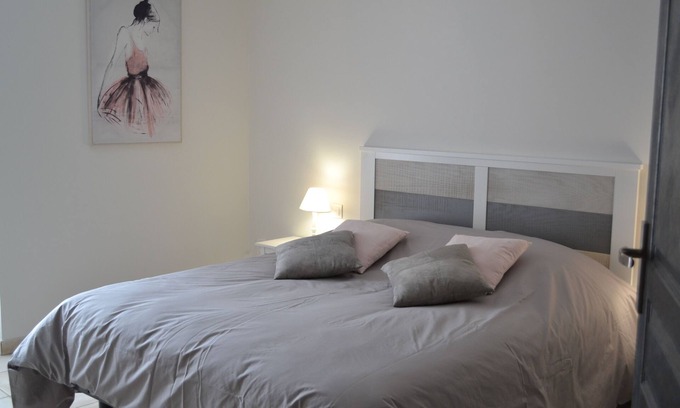 Marans Maison | Chambre double Kitchenette " Ré" - vue Sèvre
