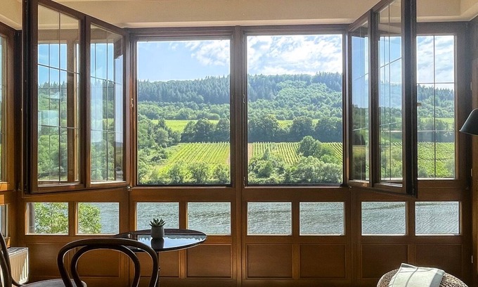 Merl Lit Et Petit-Déjeuner | Double room in the Bed & Breakfast on our winery on the Moselle