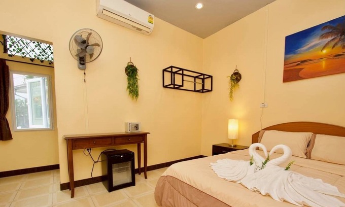 Nanai Road Maison | ⭐ Chambre Double ❤️ Nouvelle Piscine, Patio, AirCon & WiFi ⭐