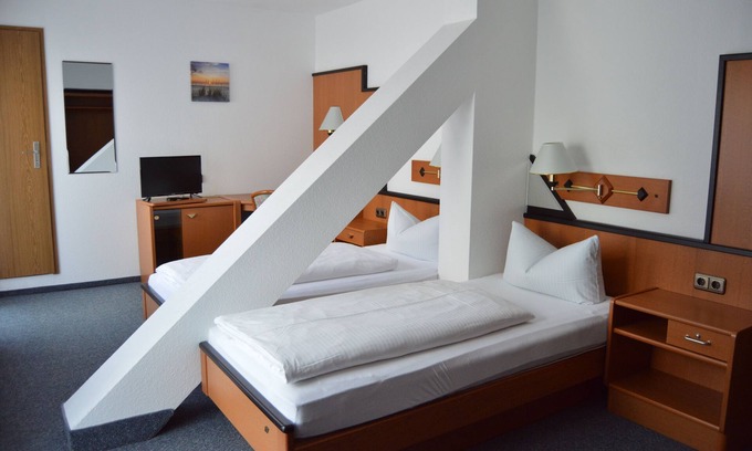 Obertrubach Maison | Double room with balcony and 2 separate beds - Gasthof-Pension Fränkische Schweiz