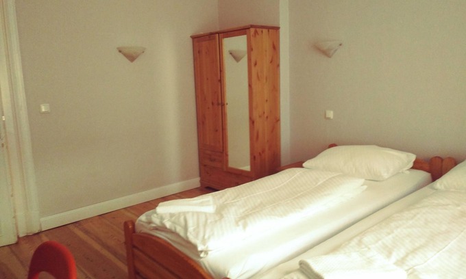 Hamburg City Center Appartement | Double room with bathroom/WC on the floor
