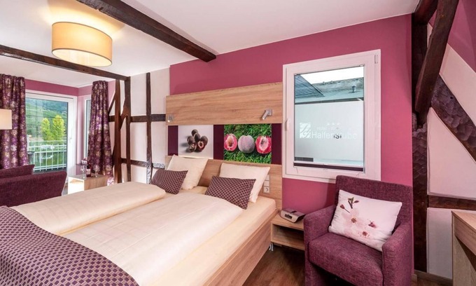 Senhals Maison | Chambre Double avec Balcon / Vue sur la Moselle - Hotel Weinhaus Halfenstube