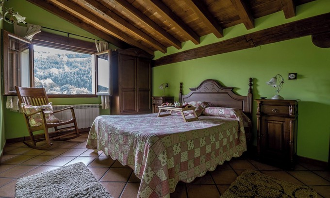 Valle de Carranza Appartement | Double Room with Mountain Views, Shared Garden and Wi-Fi
