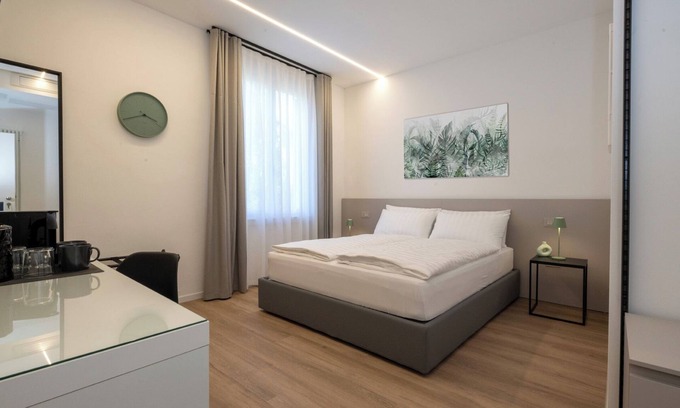 Trento Maison | Double room with private bath in renovated family villa