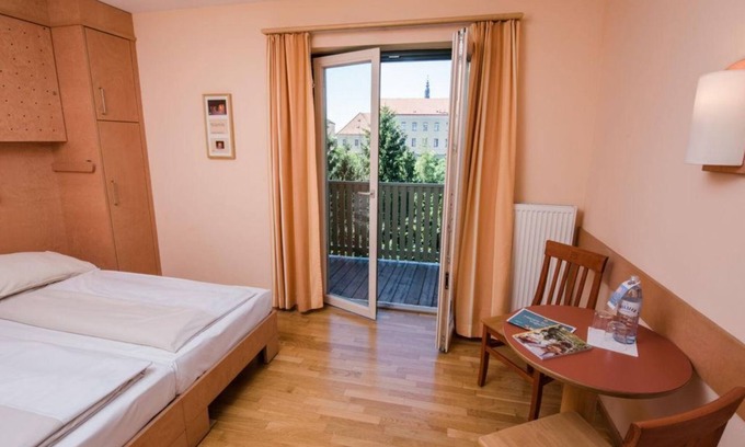 Fuerstenfeld Maison | Double room with shower, WC - JUFA Hotel Fürstenfeld ***s