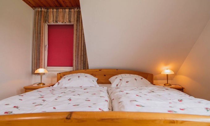 Lennestadt Appartement | Double room with shower and WC