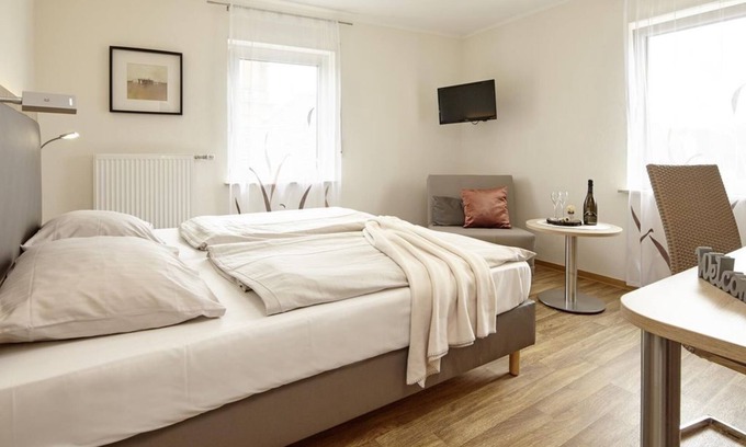 Schweich Maison | Double room with shower and WC - Hotel "Zum Stern"