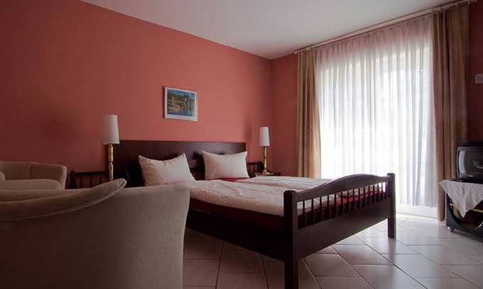 Kippenheim Appartement | Chambre double avec douche et toilette - Chambre d'hôtes à Kippenheim R. Müller
