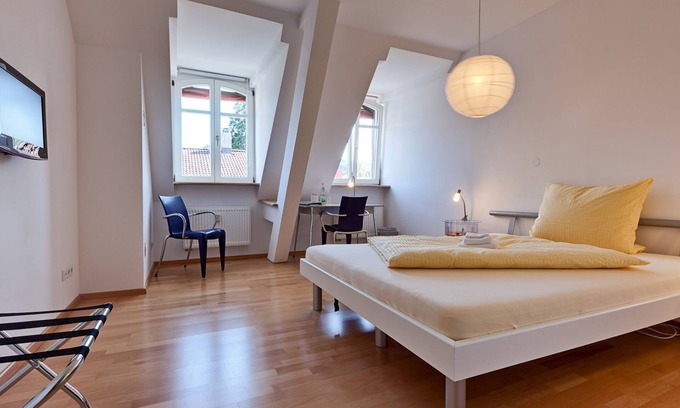Loerrach Appartement | Double room with shower and WC