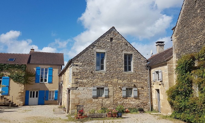 Coutarnoux Maison | Double rural gîte with swimming pool