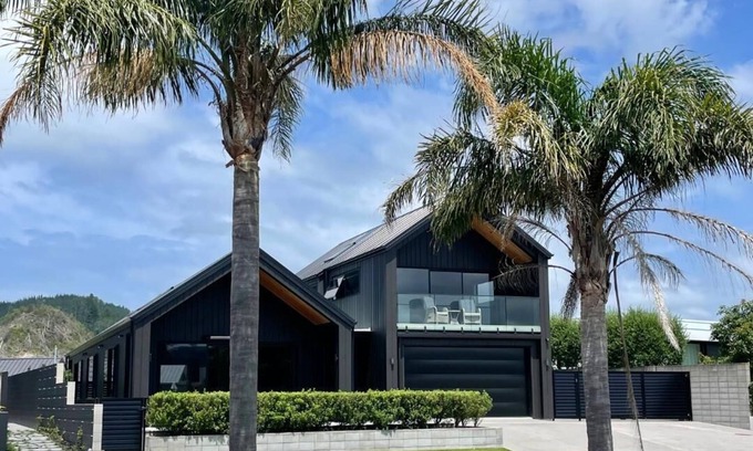 Pauanui Maison | Double Waterfront Pauanui Waterways Home With Stunning Views And Private Jetty