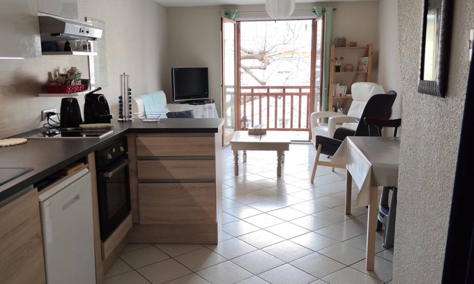 Embrun Appartement | "Douce escale embrunaise" 4 pers - central, dans la verdure, proche de tout !