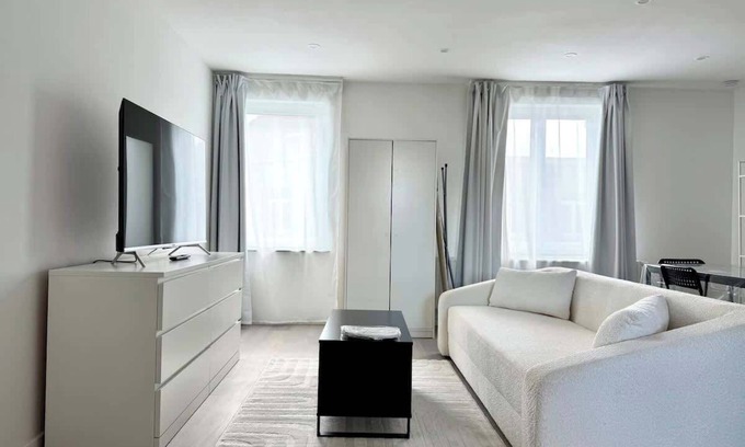 Jette Appartement | Doux nid perché avec vue magique sur la Ville