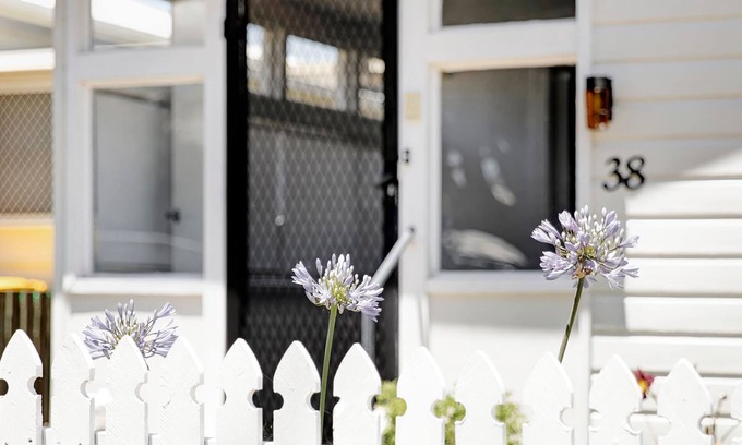 Maclean Maison | Dove Cottage - Charming Cottage