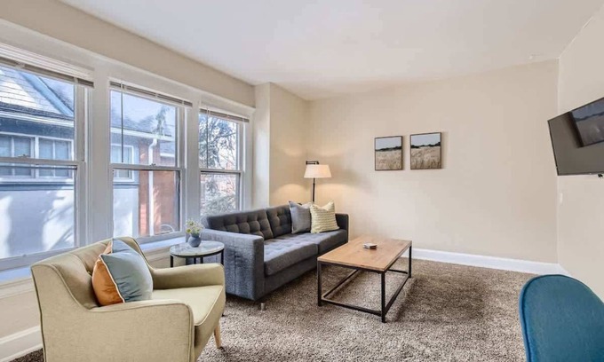Capitol Hill Appartement | Downing by Modern Midstay / 3Blks to Cheesman! #D4