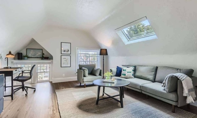 Cheesman Park Appartement | Downing by Modern Midstay | 3Blks to Cheesman! #D5