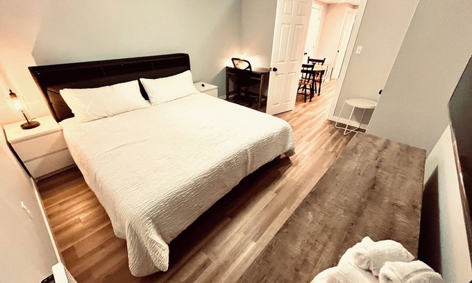 Charlottetown Appartement | Downtown-2BR APT-King-Parking-WiFi7