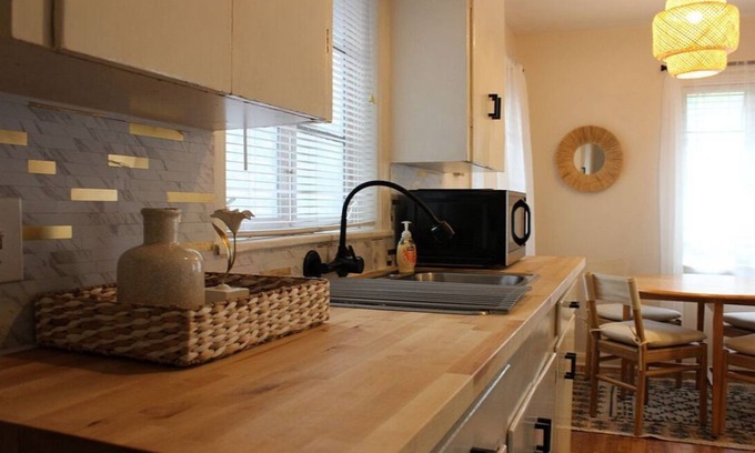 Westfield Maison | Downtown ATX! Deep Eddy Bungalow #B