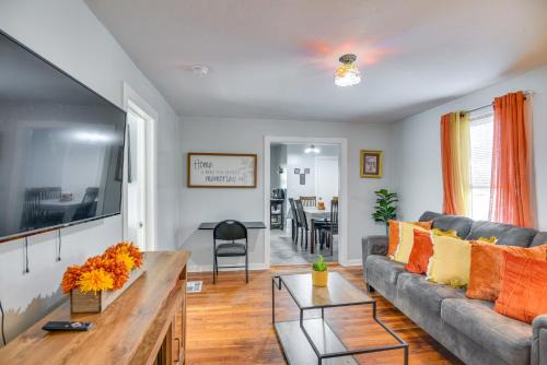 Brockton Appartement | Downtown Brockton Apt Less Than 1 Mi to Local Dining