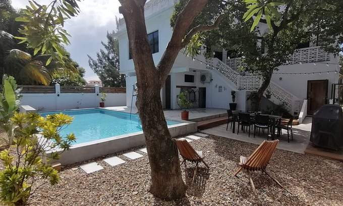 Dangriga Appartement | Downtown Dangriga! North American style and comfort with pool. Everything nearby