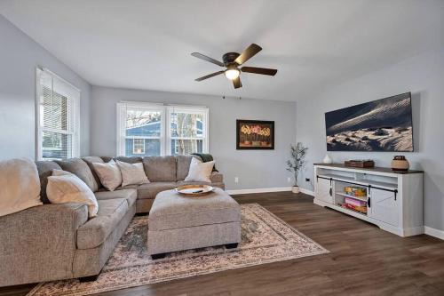 Apex Maison | Downtown Gem, 2 Kings, 1 Queen, Newly Renovated