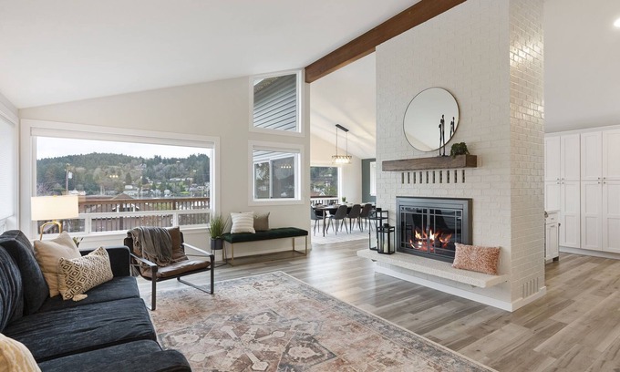 Gig Harbor Maison | Downtown Harbor Home with Views & Room for All!