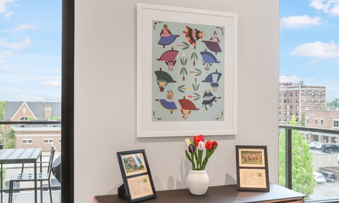 Holland Copropriété | Downtown Holland Getaway - Modern Luxury Condo