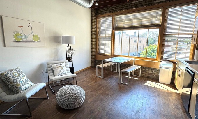 Fargo Appartement | Downtown- Off Broadway- 1 bedroom Suite 202 Pet Friendly!