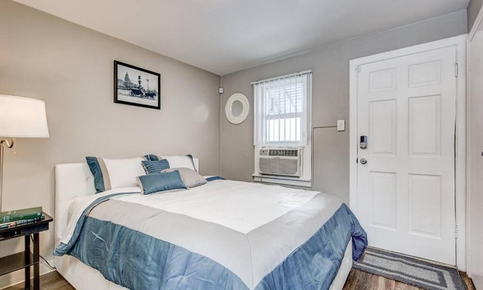 Olde Town Arvada Appartement | Downtown Olde Town Arvada- Across from light rail