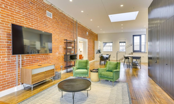 Downtown Omaha Copropriété | Downtown Omaha Getaway w/ Deck & Gas Grill!