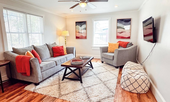 Thomasville Maison | Downtown Thomasville Retreat- Walk Downtown!