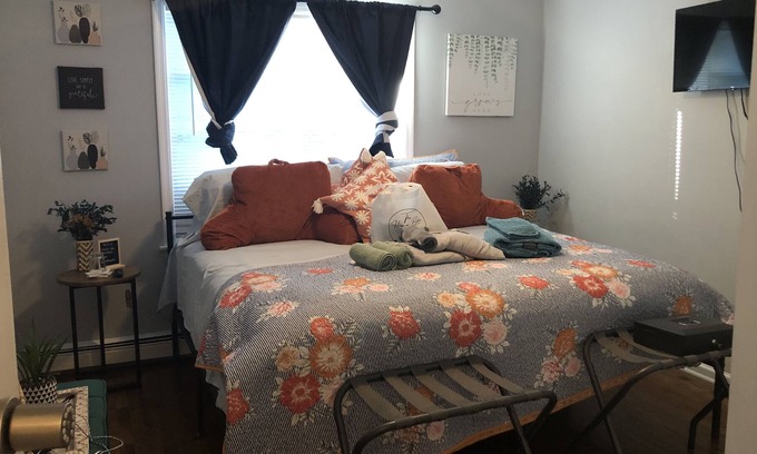 Peekskill Maison | Downtown Unique GuestSuite 3bedrooms Allergy-friendly 100% organic products