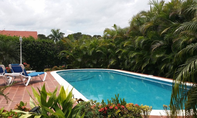 El Batey Villa | Villa centre ville dans résidence fermée, piscine privée, invitez tout le monde à tout moment!