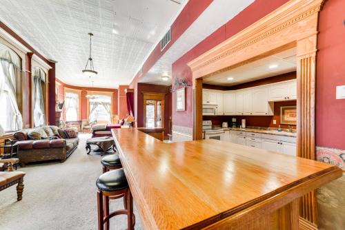 Yankton Appartement | Downtown Yankton Suite Walk to Restaurants!