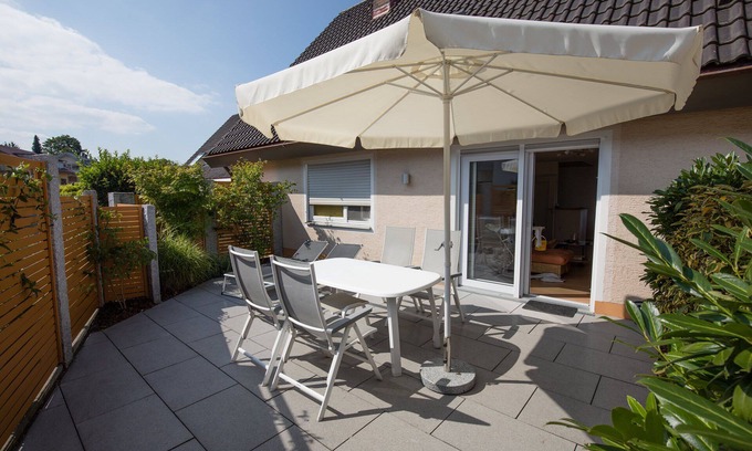Bodman-Ludwigshafen Appartement | "Appartement de vacances Dr Saretz" avec vue partielle sur le lac, terrasse privée et WLAN