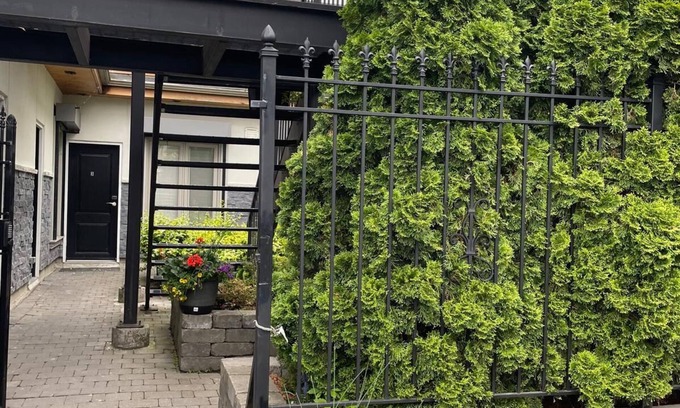 Trinity - Bellwoods Maison | Dragon Gate Inn