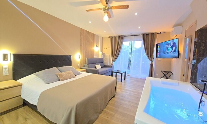 Moyen-Vernet Appartement | Les Dragons Catalans-Studio-Romantique
