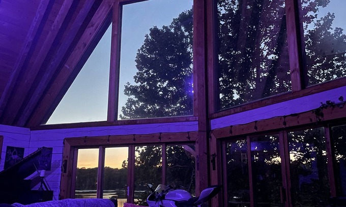 Waterford Chalet De Ski | Dream A-Frame Cabin on the Hudson with heated pool and dock! Sleeps 10; Pets ok!