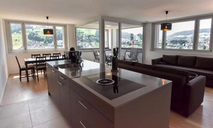 Kriens Appartement | Dream View Apt With Homecinema Netflix & Loggia