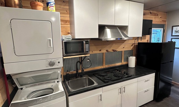 Dickinson Appartement | Dreamlabs studio snuggled by Dickinson State University