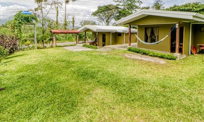 Arenal Hot Springs Appartement | Dreamy Dog-Friendly Studio Near Town W/ Volcano View, Fast WiFi & Hammock!