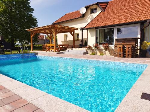 Pregrada Maison | Dreamy Hill - Holiday House with a private pool and jacuzzi