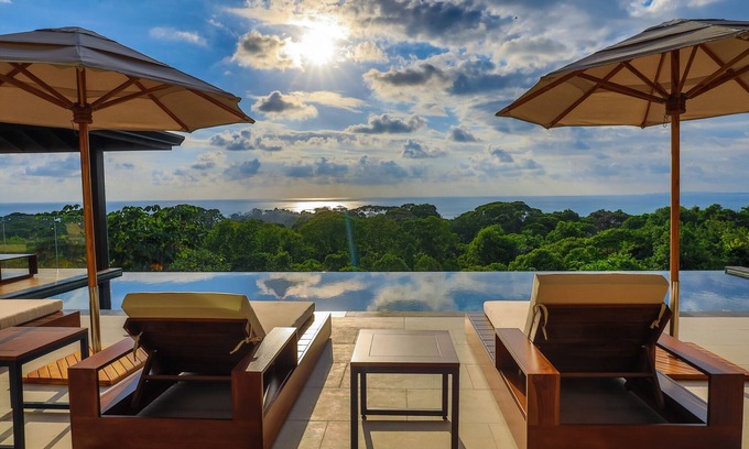 Dominicalito Villa | Villa de luxe de rêve avec vue sur la jungle et l'océan, avec piscine.
