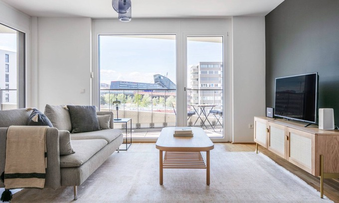 Erdberg Appartement | Dreamy Landstraße 1BR w/ Large Balcony, walk to Metro U3, by Blueground