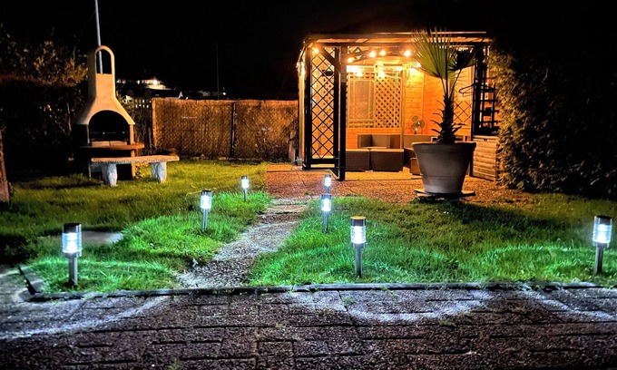 Bullay Appartement | ★Fantastic view of the Moselle | garden | BBQ | box spring bed | SKY & Netflix★