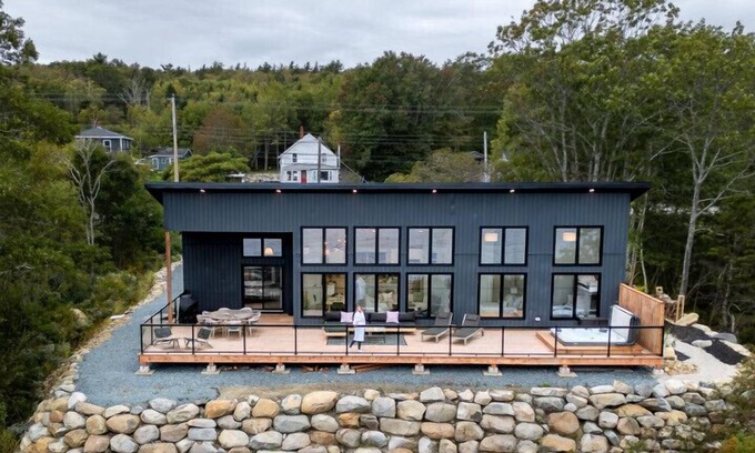 Port Mouton Maison | Dreamy Oceanfront Escape Hot tub & Sauna