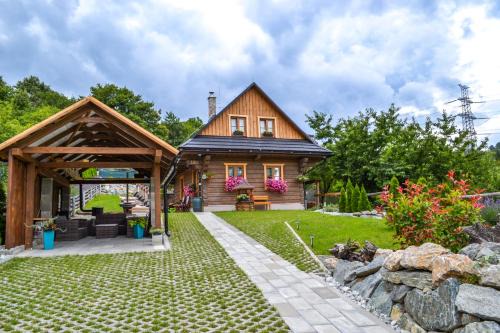 Kavecany Maison | Drevenica LINE Košice