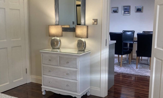Ardfert Appartement | Driftaway at Barrow Lodge on the shore of stunning Barrow Bay