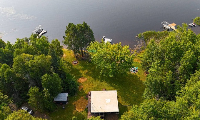 Whiteface Reservoir Cabine | Driftwood Dreams Escape | Island Lake Cabin