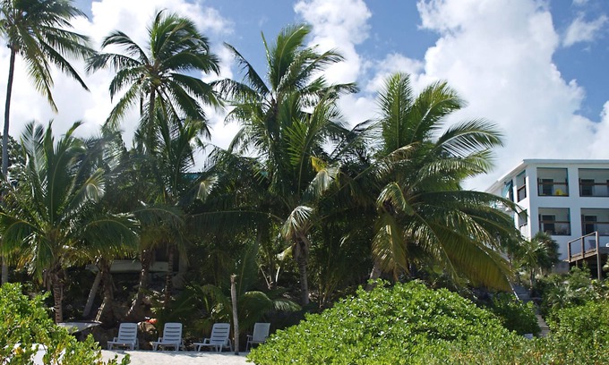 Great Exuma Copropriété | Condo au deuxième étage en bois flotté à Hoopers Bay avec une vue imprenable
